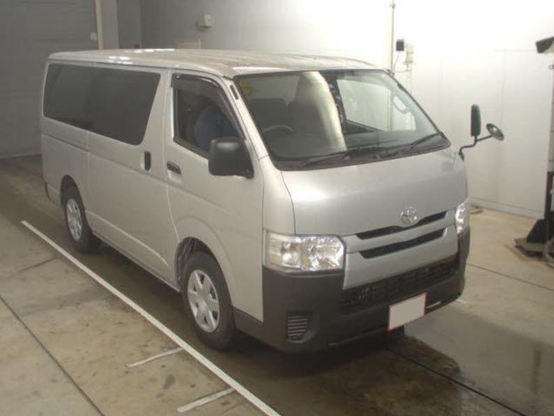 TOYOTA HI-ACE VAN